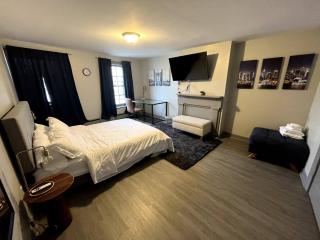 Massive 5BD/4BA 3-Story Duplex @ Downtown Albany - Albany - 2