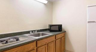 Econo Lodge Near Quantico Marine Base - Dumfries - 1