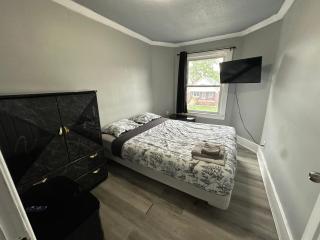Upper Floor 2 bedroom Unit - Windsor - 0