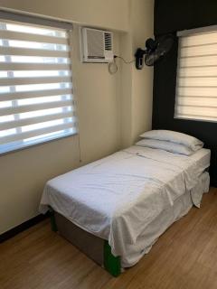 Mirea Residences TJ's Crib 3 Bedroom with Parking - Manila - 9