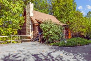 Backwoods Secluded Cabin Escape For 8 Guests - Pigeon Forge - 6
