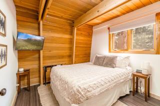 Canoe Cabin I Sleeps 8 I Hot Tub I Pet Friendly - 6