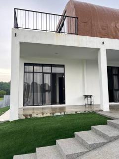 Luxe 2025 Banseng Court - Kampong Alor Gajah - 6