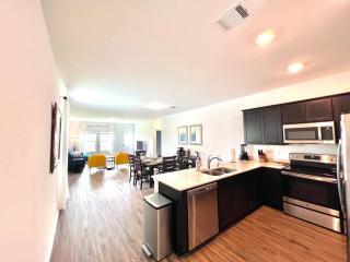 Bright Four Bedroom Bastrop Home - Bastrop - 9