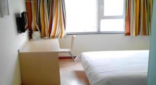 7 Days Inn Korla Passenger Station - Korla - 3