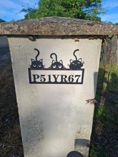 Room in a private house in the middle of countryside first store or bar within 10 min drive cats in the property - 7