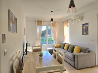 Resort Apartment Near Lalzit Beach - Lalzit Bay - 5