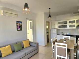 Resort Apartment Near Lalzit Beach - Lalzit Bay - 2