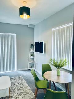 Rochester - Modern Flats Near Castle, Strood - Medway 1 or 2 Bedroom - 8