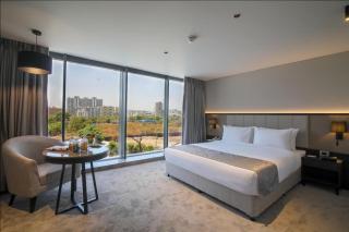 Essentia Premier Hotel Pune Wakad - Pune - 9