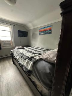 Upper Floor 2 bedroom Unit - Windsor - 8