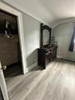 Upper Floor 2 bedroom Unit - Windsor - 5