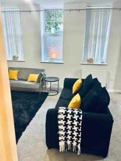 Luxury Flats Near Rochester Castle, Strood - Medway - Wainscot - 2