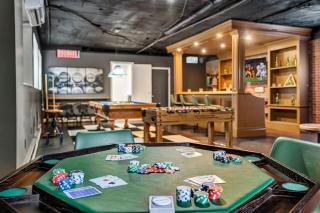 5BR Lux Cabin w HotTub Sauna Pool FirePit GameRoom - East Stroudsburg - 8