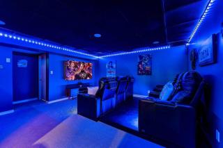 5BR Lux Cabin w HotTub Sauna Pool FirePit GameRoom - East Stroudsburg - 7