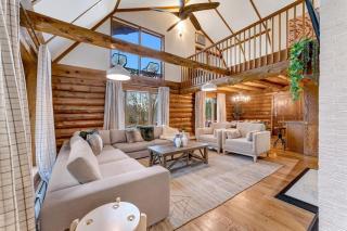 5BR Lux Cabin w HotTub Sauna Pool FirePit GameRoom - East Stroudsburg - 6