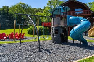 5BR Lux Cabin w HotTub Sauna Pool FirePit GameRoom - East Stroudsburg - 4