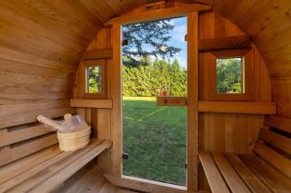 5BR Lux Cabin w HotTub Sauna Pool FirePit GameRoom - East Stroudsburg - 1