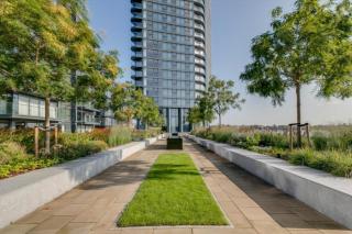 Exclusive Waterfront Spacious Two Bedroom Apartment - 606 - Londra - 2
