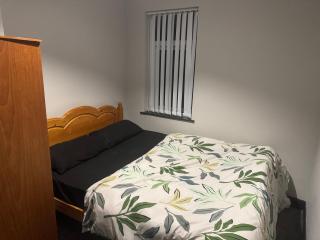 Cozy Private Room with Shared Amenities - Belfast - 4