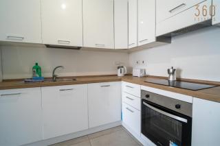 Peaceful Seafront 3BR Apt with Balcony by 360 Estates - Birżebbuġa - 6