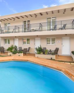 BlueGreen Holiday Homes - Family Friendly on the Beach with Pool, BBQ, near Heraklion - Lygaria - 0