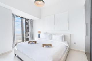 Lux Home at Cayan Tower with Panoramic Views - 7