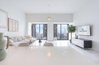 Lux Home at Cayan Tower with Panoramic Views - 0