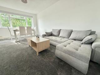 Long Term Comfort - 2BR Haven - Cheshunt - 9