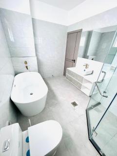 The comfort executive loft four bedroom apartment with amazing breathtaking city views , swimming pool, gym ,private ample parking space with designated child playground area - Nairobi - 8