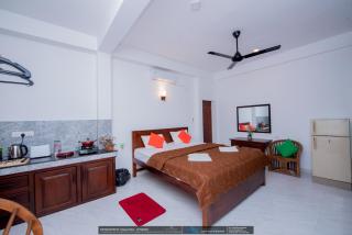 BLUE WHALES HOTEL - 5