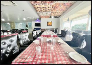 Swimming Pool, Garden and Private Sea Beach HOTEL VI, PURI, fully Air Conditioned Rooms And BREAKFAST, Wifi & Restaurant And Parking - BEST HOTEL IN PURI - Puri - 4
