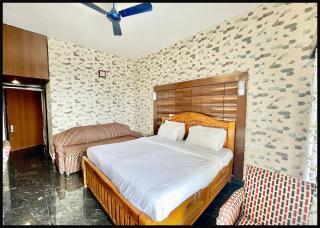 Swimming Pool, Garden and Private Sea Beach HOTEL VI, PURI, fully Air Conditioned Rooms And BREAKFAST, Wifi & Restaurant And Parking - BEST HOTEL IN PURI - Puri - 9