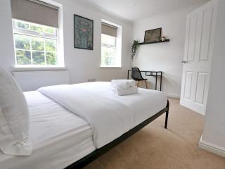 Pass the Keys Stylish House With Balcony Close To AO Arena - Manchester - 6