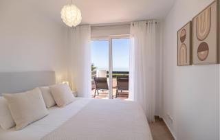 2 Bedroom Stunning Apartment In Manilva - Manilva - 6