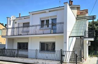 Casa luminosa, parcheggio sotto casa, zona tranquilla a due passi da negozi, parchi, ristoranti - Lugo - 0