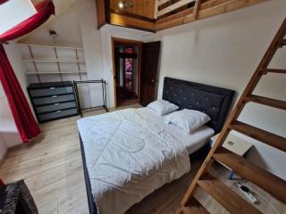 Grande maison de village avec piscine chauffée - Faucon-de-Barcelonnette - 0