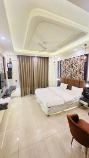 Snooze and Stay Omaxe Hazratganj - Lucknow - 2
