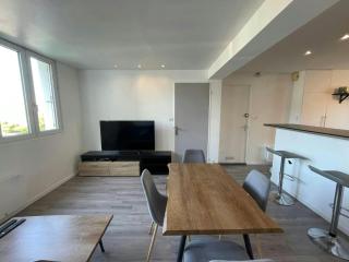 Bright Spacious Flat • 5 Guests • Near Tram - Brest - 9