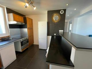 Bright Spacious Flat • 5 Guests • Near Tram - Brest - 3