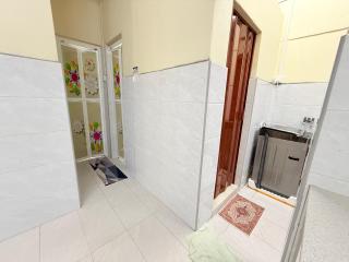 Bella Homestay Budget Ayer Keroh - 4 Bedrooms, 15 minutes to town - 6