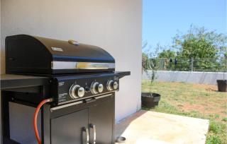 Awesome Apartment In Liznjan With Wifi - Ližnjan - 1
