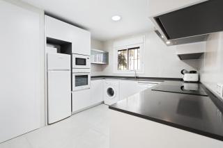 Frontline 2bed Marina Bay Estepona - Estepona - 4