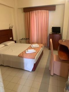 Loutra Beach Hotel - Agia Paraskevi - 8