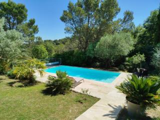 Proche Uzès petit gîte avec grande cuisine d'été et piscine - Saint-Siffret - 8