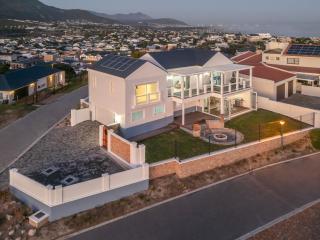 Vermont Vista - With Pool - Hermanus - 0