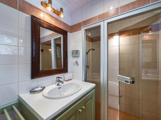 Appartement au calme avec terrasse, hammam, proche pistes et centre de Méribel, parking inclus - FR-1-565-37 - Les Allues - 2