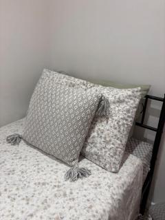 Private access small room in Leicester free parking drinks - Leicester - 3