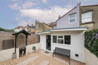 Five bedroom house in Douglas road - Bristol - 0