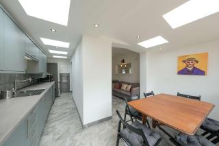 Five bedroom house in Douglas road - Bristol - 3